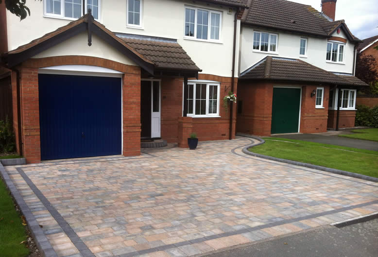 driveway by Hartley Landscapes
